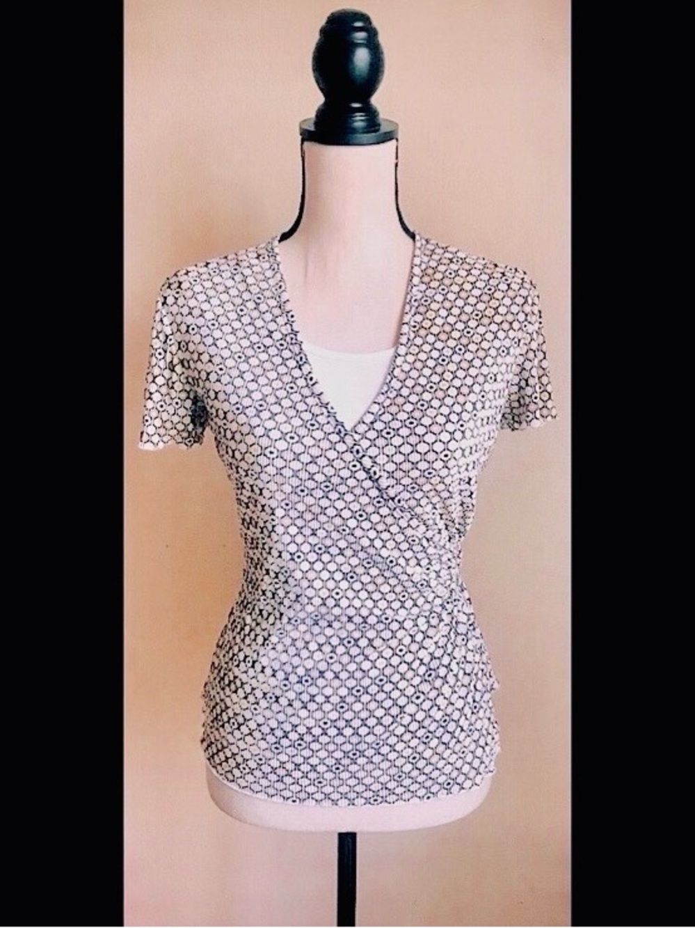 Geo Pattern Shirt Top-Yellow: Short Sleeve, Ruched Waist & Silver Ring, Sz. S